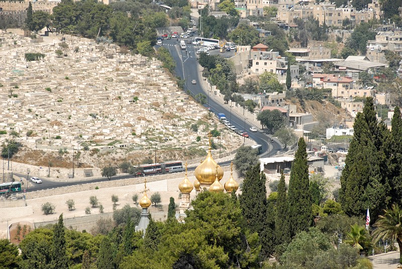 077_egipt_sharm.jpg - W oddali widać piękne złote kopuły należące do cerkwi św. Marii Magdaleny.