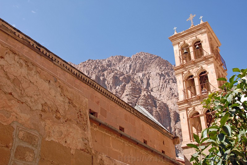 146_egipt_sharm.jpg - Klasztor Świętej Katarzyny znajduje się u stóp góry Świętej Katarzyny i jest to najstarszy klasztor chrześcijański w Egipcie.