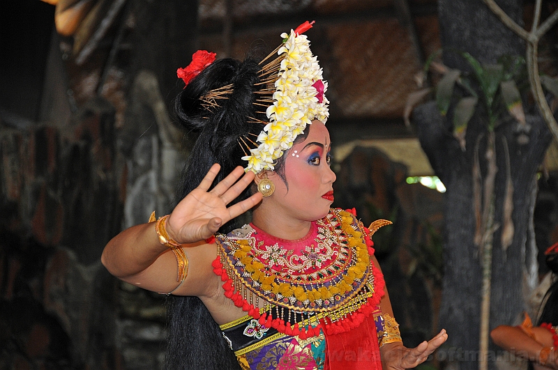 194_wyspa_bali.jpg - Tradycyjne balijskie tancerki