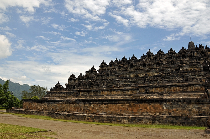 325_wyspa_bali.jpg - Borobudur przypomina kształtem schodkową piramidę