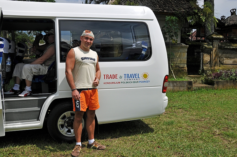 390_wyspa_bali.jpg - Nowiutki busik firmy obsługującej nasze wycieczki po Bali